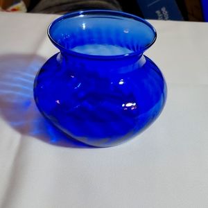 Blue vase, Indiana glass, 4 in. tall